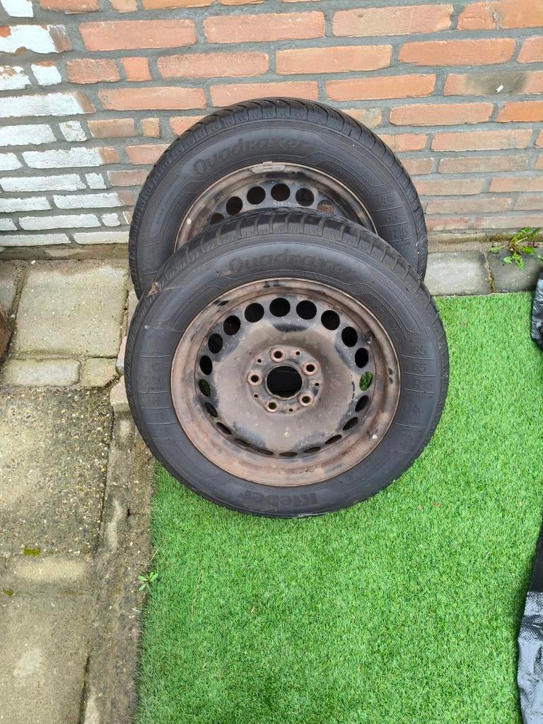 All-season banden met velgen 185/65 R15, Auto diversen, Wieldoppen, Gebruikt, Ophalen of Verzenden