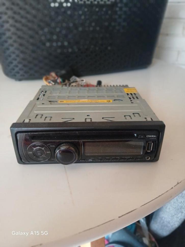 Clarion CZ201E Usb Radio, Auto diversen, Autoradio's, Gebruikt, Ophalen of Verzenden