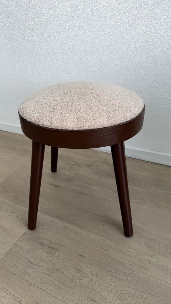Krukje/ tafel donkerbruin/beige, Ophalen, Zo goed als nieuw, Rechthoekig, Minder dan 55 cm