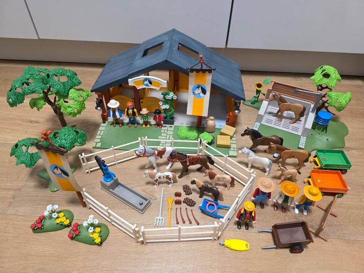 Playmobil paarden / pony manege met veel extra's, Kinderen en Baby's, Speelgoed | Playmobil, Gebruikt, Ophalen of Verzenden