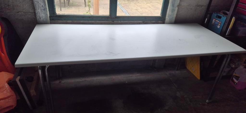 Wit werkblad met metalen poten, Ophalen, Gebruikt, Overige materialen, 50 tot 100 cm