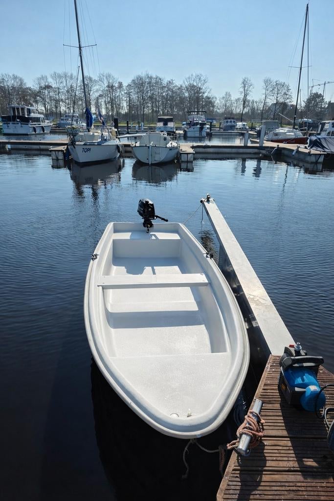 Leuke grijze vissersboot met motor - 4.40m, Watersport en Boten, Ophalen of Verzenden