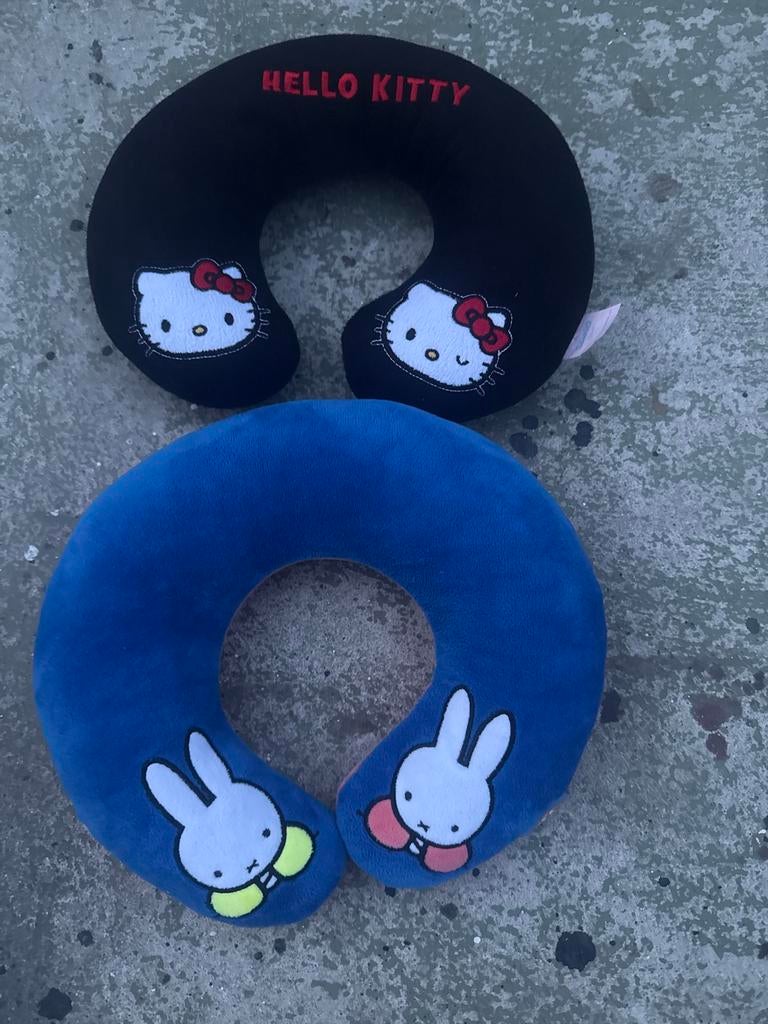 Neksteun kussens Hello Kitty en Nijntje, Ophalen, Gebruikt
