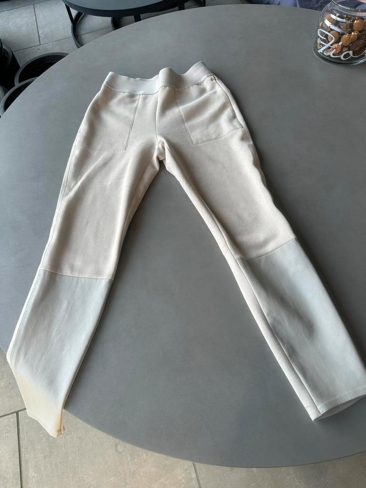 Ecru/grijs suede Vanilia broek, maat 38, Kleding | Dames, Broeken en Pantalons, Zo goed als nieuw, Maat 38/40 (M), Beige, Lang