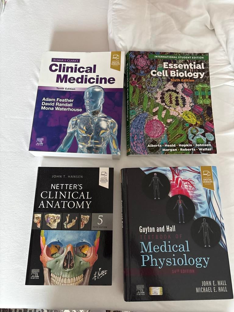 Medische boeken: Clinical Medicine, Essential Cell Biology, Ophalen of Verzenden, Beta, Gelezen, WO