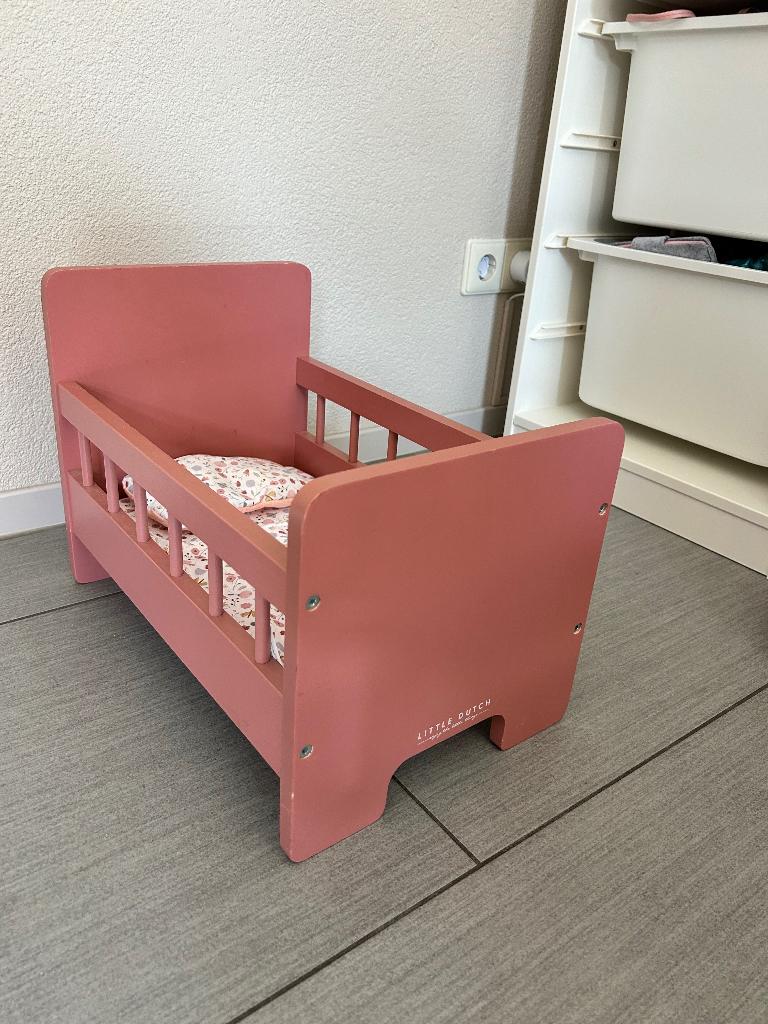 Poppenbed little dutch incl. Beddengoed, Kinderen en Baby's, Speelgoed | Poppen, Ophalen, Zo goed als nieuw, Babypop
