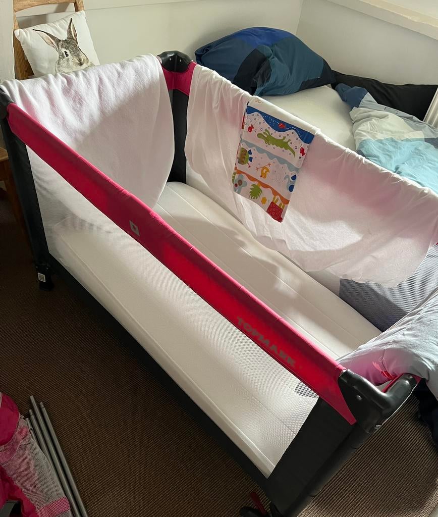 Camping bedje met toebehoren, Kinderen en Baby's, Kinderkamer | Bedden, Ophalen, Gebruikt, Minder dan 140 cm, Matras