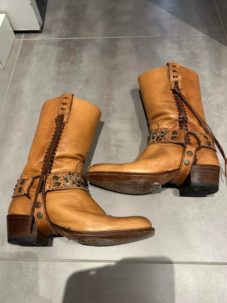 Sendra laarzen maat 37 nog in top staat, Kleding | Dames, Schoenen, Hoge laarzen, Bruin, Ophalen of Verzenden, Zo goed als nieuw
