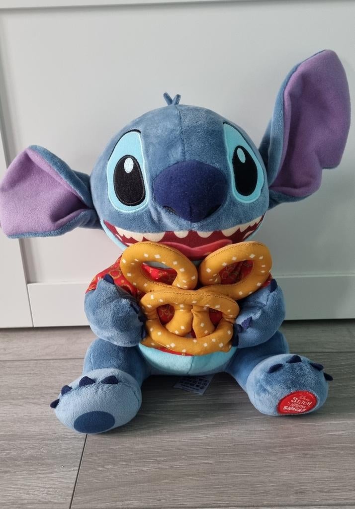 Disney Stitch Attacks Snacks Pretzel Stitch knuffel, Ophalen of Verzenden