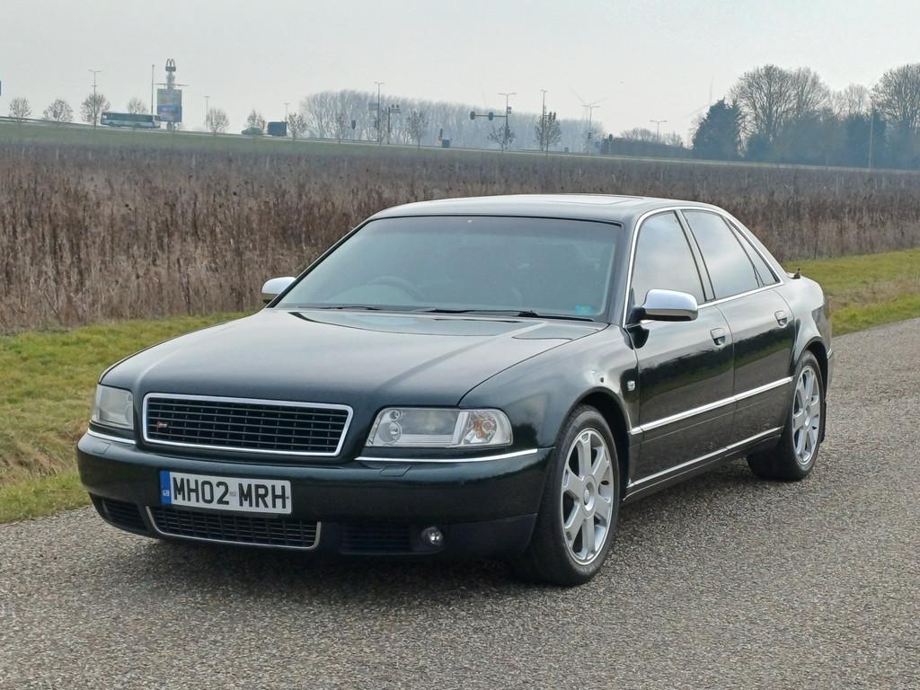 Audi A8 4.2 quattro /Rechts gestuurd/leder/Complete document, Auto's, Audi, Automaat, 4172 cc, Gebruikt, 334 pk