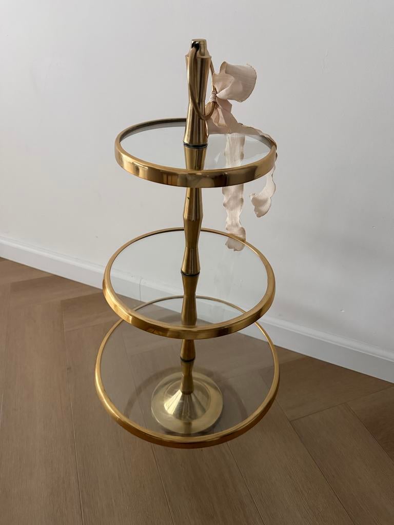 Goudkleurige Riviera Maison etagère te huur, Ophalen of Verzenden, Zo goed als nieuw