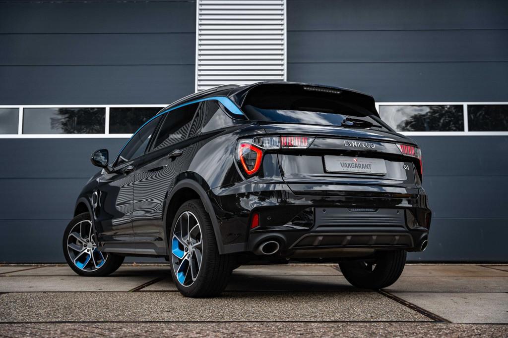 Lynk & Co 01 1.5 |MY 2023 |Zwarte hemel |Pano |360° |Stoelv, Auto's, Lynk & Co, 12 maanden, Stof, Euro 6, Zwart