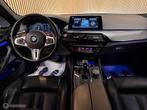 BMW 5-serie M5 600pk KERAMISCH B&W DRIVERS & TRACK PACKAGE, Auto's, Automaat, Gebruikt, 2000 kg, Wit
