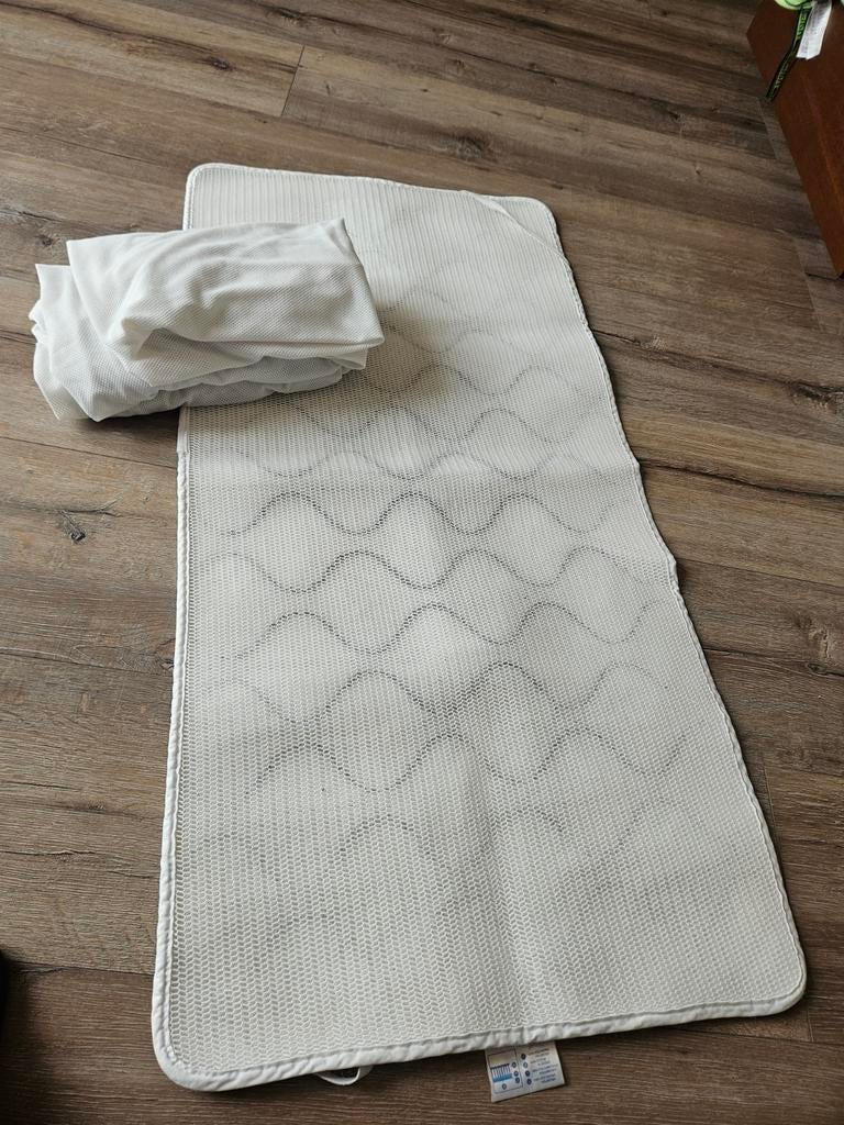 Aerosleep topmatras en 3 Aerosleep hoesjes ledikant formaat, Kinderen en Baby's, Kinderkamer | Beddengoed, Gebruikt, Jongetje of Meisje