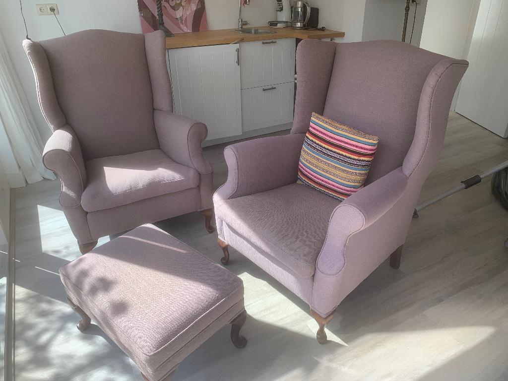 Twee Fauteuils en bijbehorend voetenbank, Ophalen, Modern klassiek, 75 tot 100 cm, Zo goed als nieuw