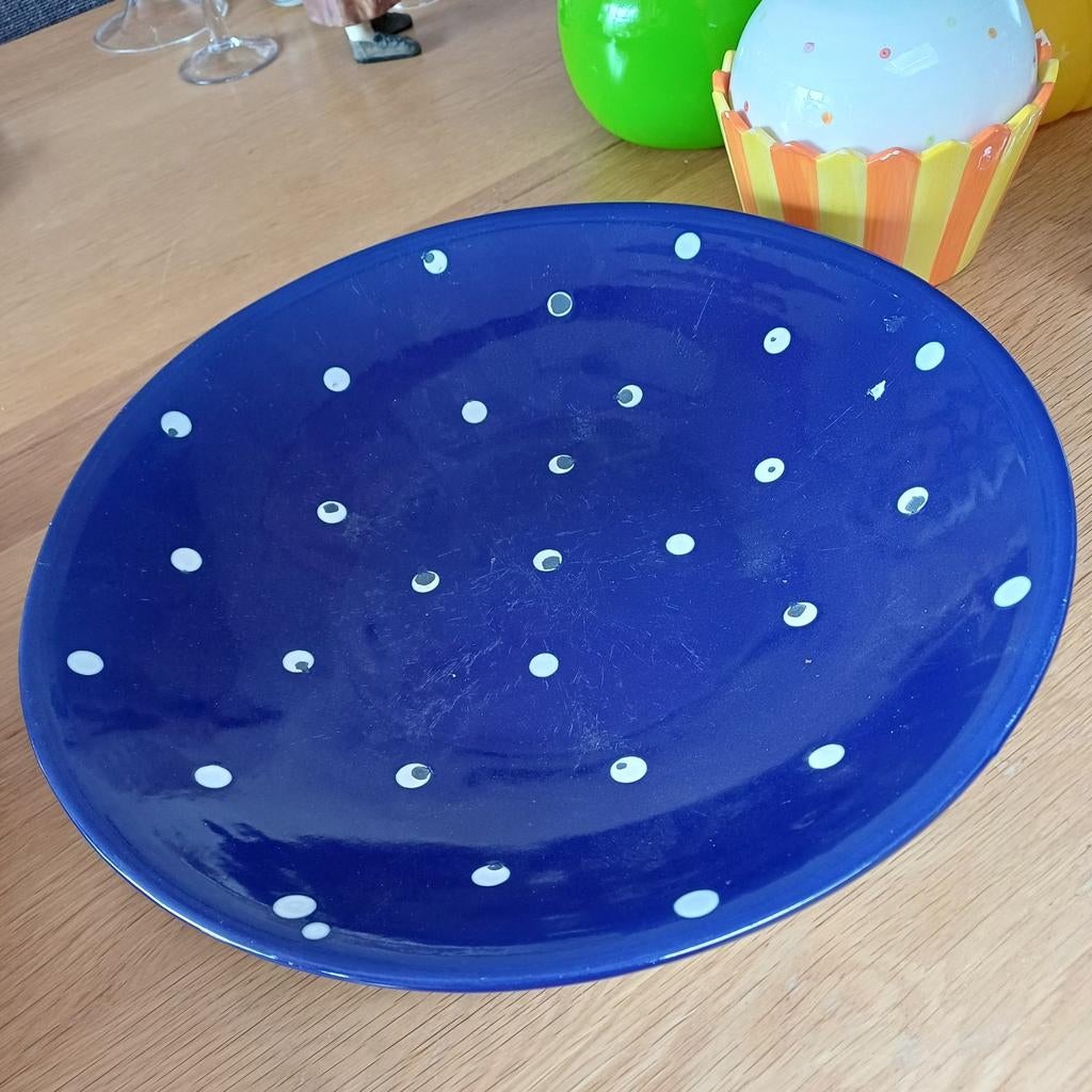 Grote aardewerk schaal 35 cm.
Leuk voor fruit,gebak enz., Ophalen of Verzenden, Rond, Steen of Aardewerk