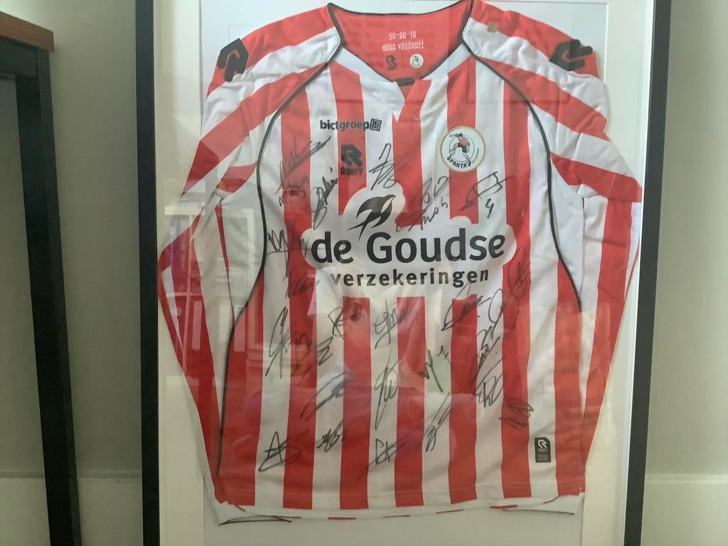 Gesigneerd Sparta shirt in lijst, Verzamelen, Ophalen of Verzenden, Zo goed als nieuw, Sparta, Shirt