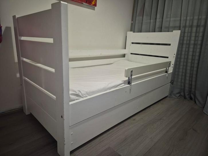 Houten peuterbed kinderbed140x70, Kinderen en Baby's, Kinderkamer | Bedden, Gebruikt, 140 tot 160 cm, 70 tot 85 cm, Lattenbodem