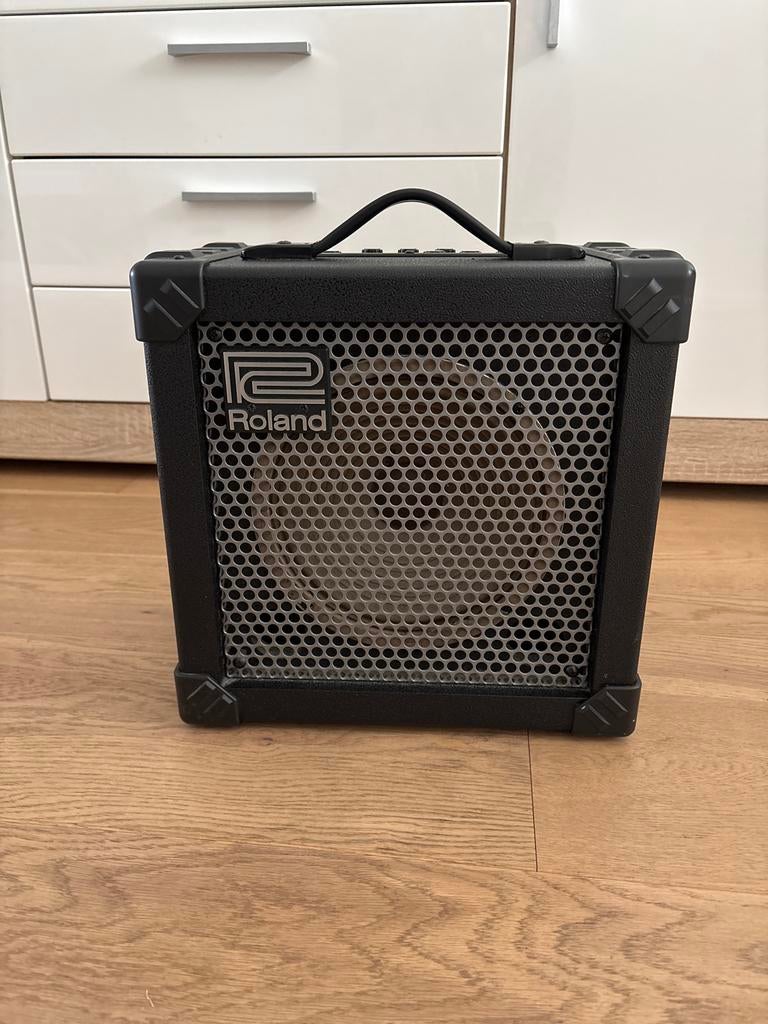 Roland Cube-15 Gitaarversterker - Compact en Krachtig, Muziek en Instrumenten, Versterkers | Bas en Gitaar, Ophalen, Gebruikt