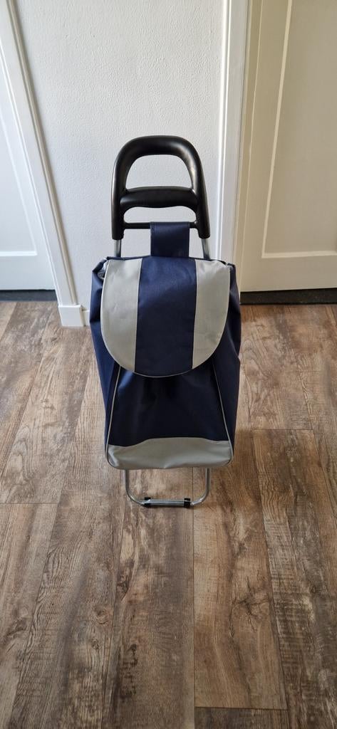 Boodschappen trolley, Ophalen, Nieuw, 30 cm of meer