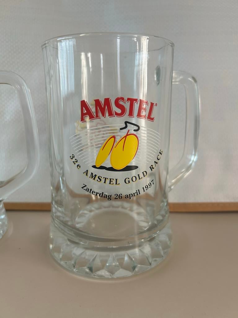 2 Amstel Gold Race bierpullen - Editie 26 april 1997, Verzamelen, Biermerken, Ophalen of Verzenden, Zo goed als nieuw, Pul(len)