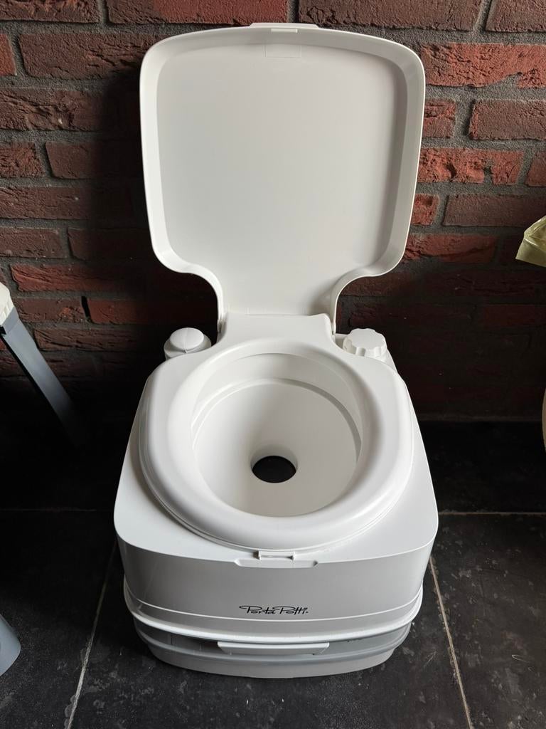 Thetford Porta Potti 145 met toebehoren, Ophalen of Verzenden, Zo goed als nieuw