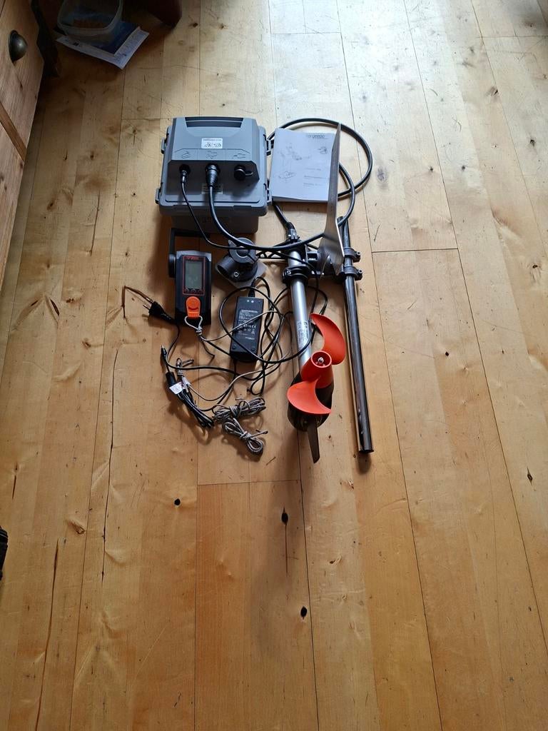 Buitenboordmotor +accu . Torqeedo Ultra Light 403., Ophalen, Zo goed als nieuw