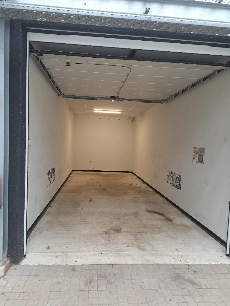 Te huur: 31m² GROTE garageboxen Rijksstraatweg Den Hoorn