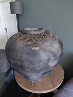 Grote landelijke kruik met kruik ketting, Ophalen, Overige kleuren, Steen, 50 tot 75 cm