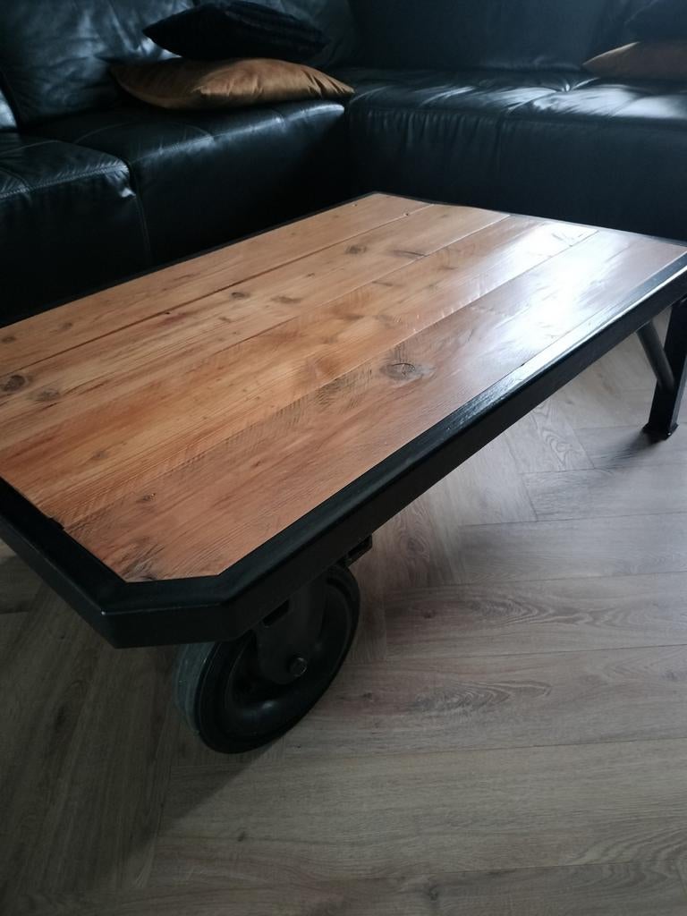 Industriële tafel, 100 tot 150 cm, Zo goed als nieuw, Minder dan 50 cm, Rechthoekig