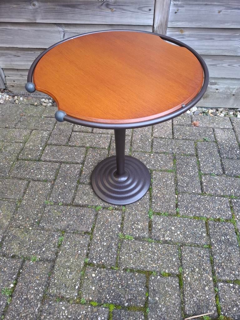 Leolux Besico bijzettafel, Huis en Inrichting, Tafels | Bijzettafels, Minder dan 55 cm, Metaal of Aluminium, Rond, Ophalen