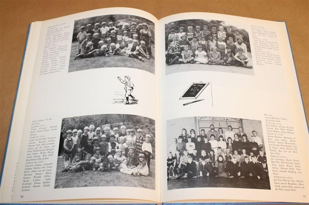 Eexterschool 75 jaar — Jubileumboek, Ophalen of Verzenden, Gelezen