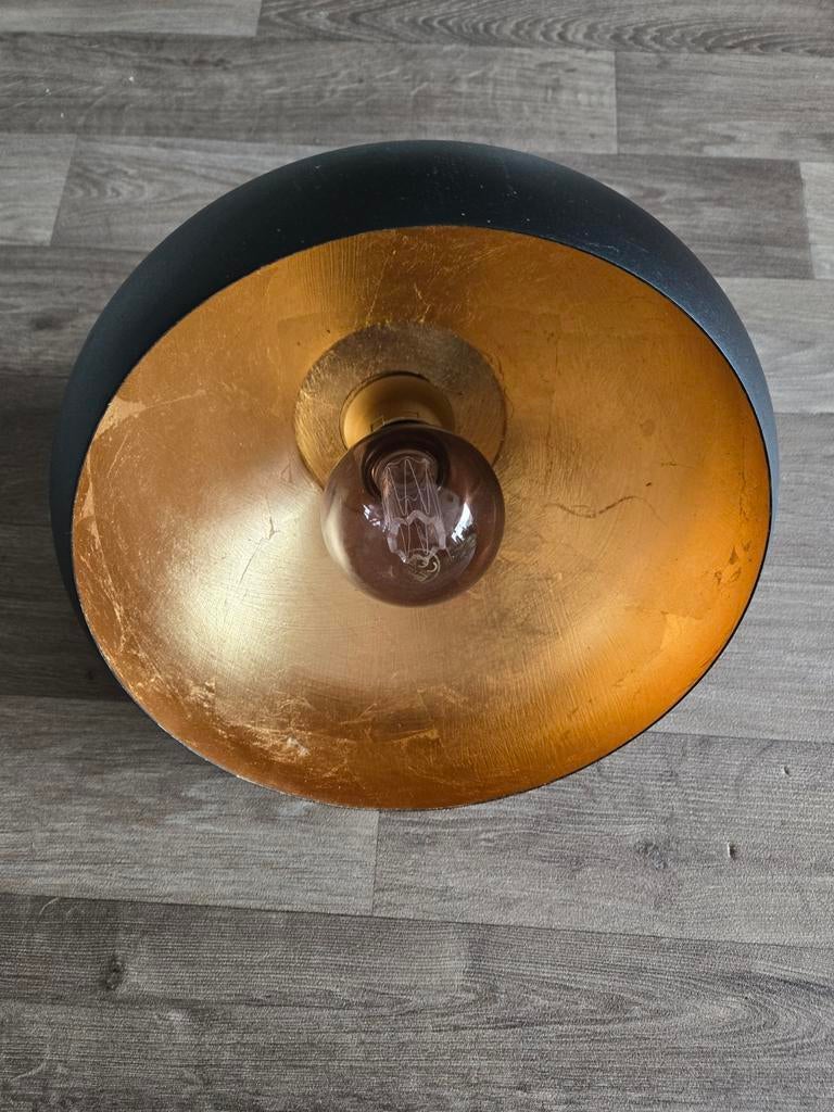 Moderne plafondlamp met goudkleurige binnenkant, Ophalen of Verzenden, Gebruikt, Metaal, Modern, Industrieel