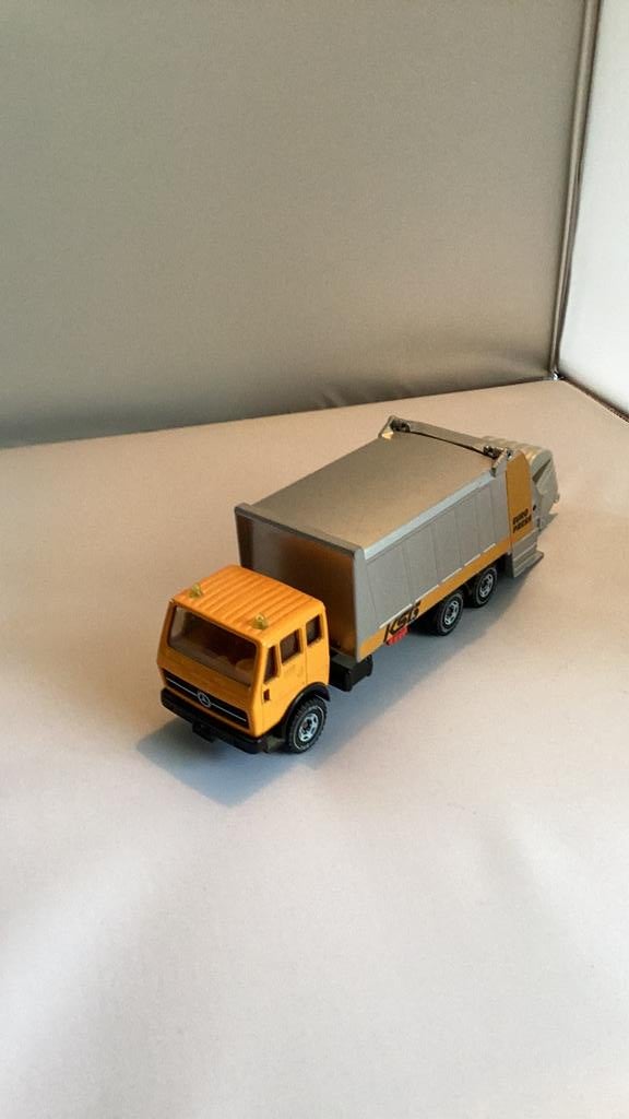 Siku Mercedes Benz vuilniswagen, Ophalen of Verzenden, Zo goed als nieuw, Bus of Vrachtwagen, SIKU