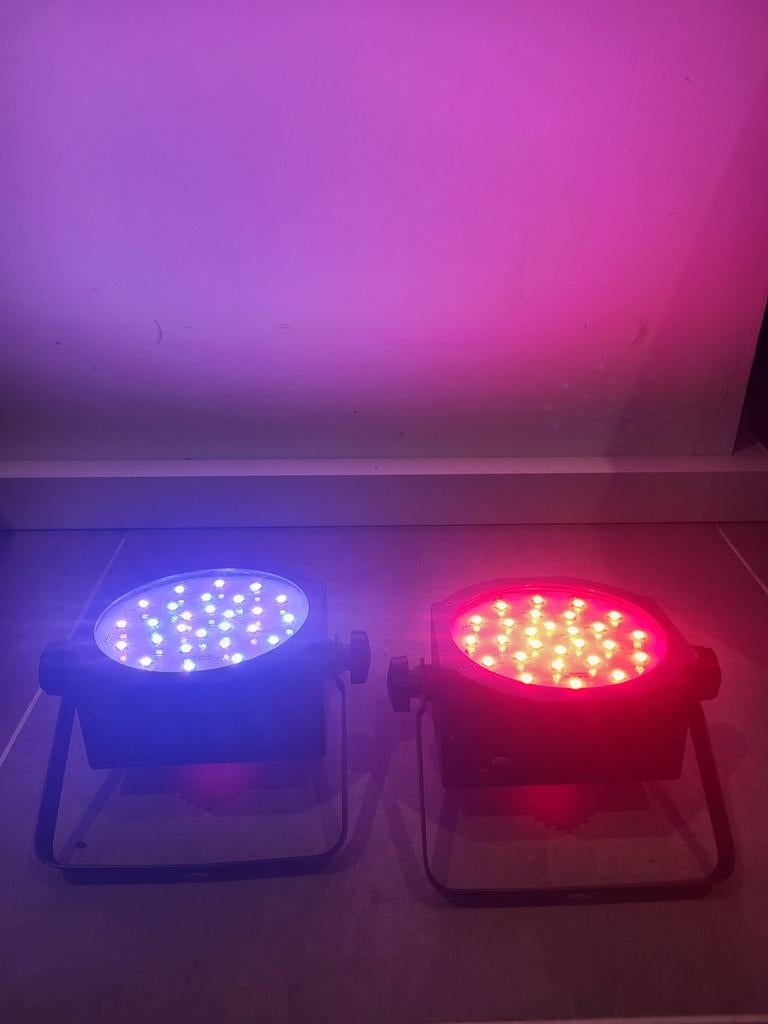 2x American Dj Mega Go Flood Par accu flood light, Muziek en Instrumenten, Licht en Laser, Ophalen of Verzenden, Gebruikt, Licht