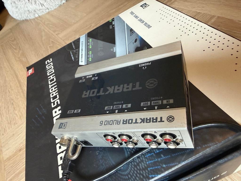 Traktor Scratch Duo 2 Audio 6 interface, Ophalen of Verzenden, Gebruikt, Dj-set, Overige merken