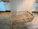 Vintage rotan wieg met wieltjes, Kinderen en Baby's, Babywiegjes en Ledikanten, Ophalen of Verzenden, Gebruikt, Wieg