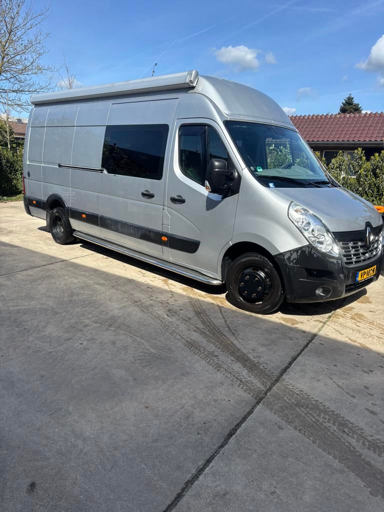 Te koop renault master omgebouwd voor motorsport, Caravans en Kamperen, Campers, Overige merken, Buscamper of Camperbus, Tot en met 2