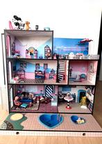 L.O.L. Surprise poppenhuis met veel popjes en accessoires, Ophalen of Verzenden, Zo goed als nieuw, Poppenhuis