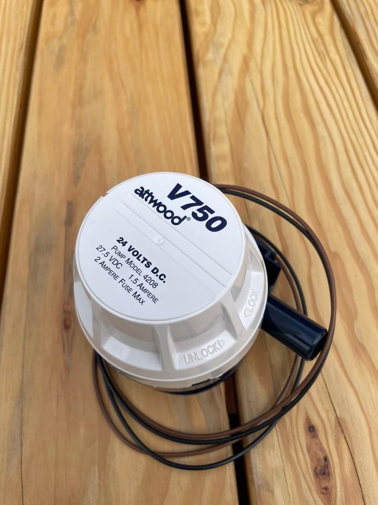 Attwood V750 Bilgepomp, 24 volt (nieuw), Ophalen of Verzenden, Nieuw, Motor en Techniek