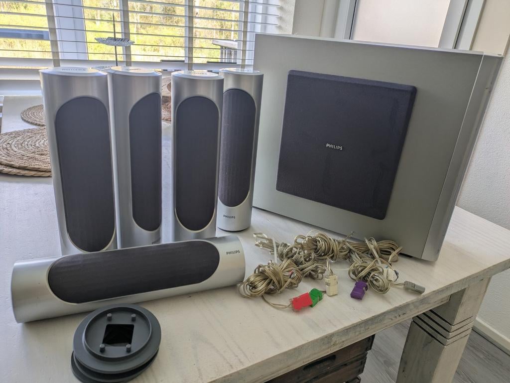 Philips SW3700D/00S subwoofer met 5 speakers en kabels, Ophalen of Verzenden, Gebruikt, 5.1-systeem, Philips