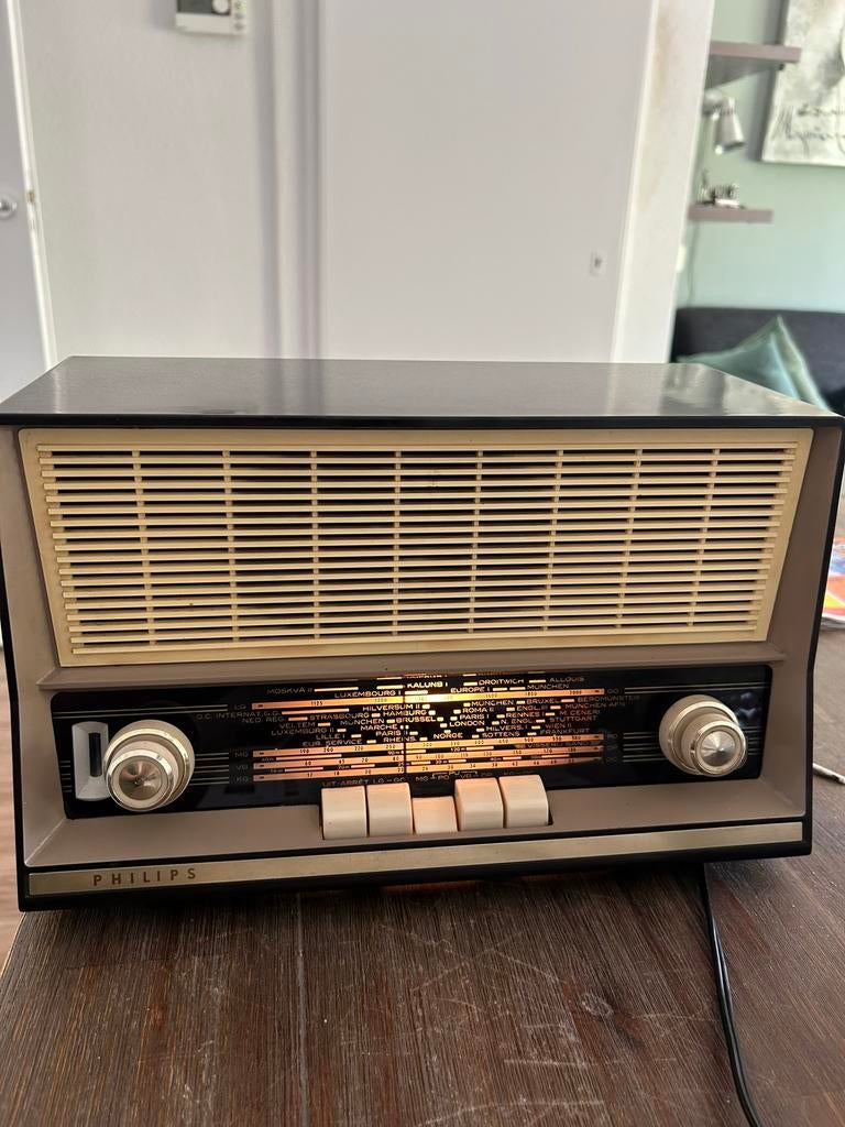 Philips oude radio, Ophalen