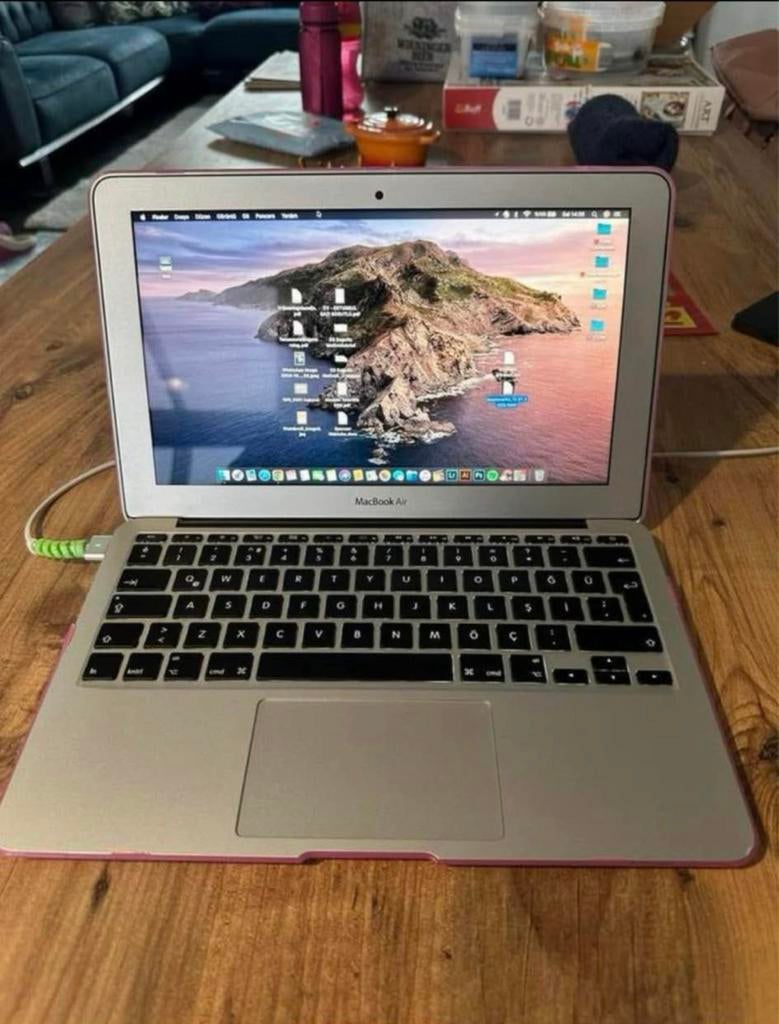 MacBook Air met roze hoes, Ophalen, Gebruikt, Qwerty, 13 inch
