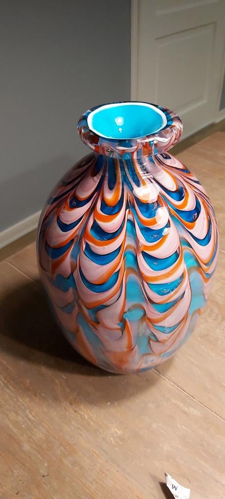 Kleurrijke glazen vaas - Uniek design , hoogte 28 cm., Ophalen of Verzenden, Zo goed als nieuw, Overige kleuren, Glas