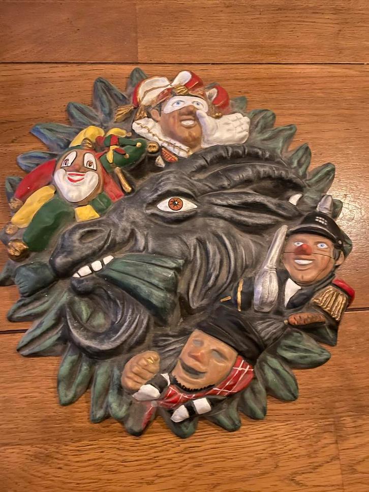 Vastenavond Krans van Gips - Carnaval Decoratie, Verzamelen, Overige Verzamelen, Ophalen of Verzenden