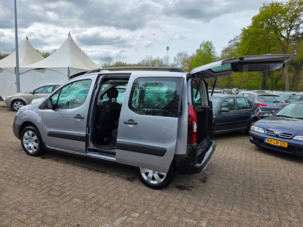 Peugeot Partner Tepee 1.2 Active AIRCO/cruise/NAVIGATIE, Voorwielaandrijving, Gebruikt, 1199 cc, Bedrijf