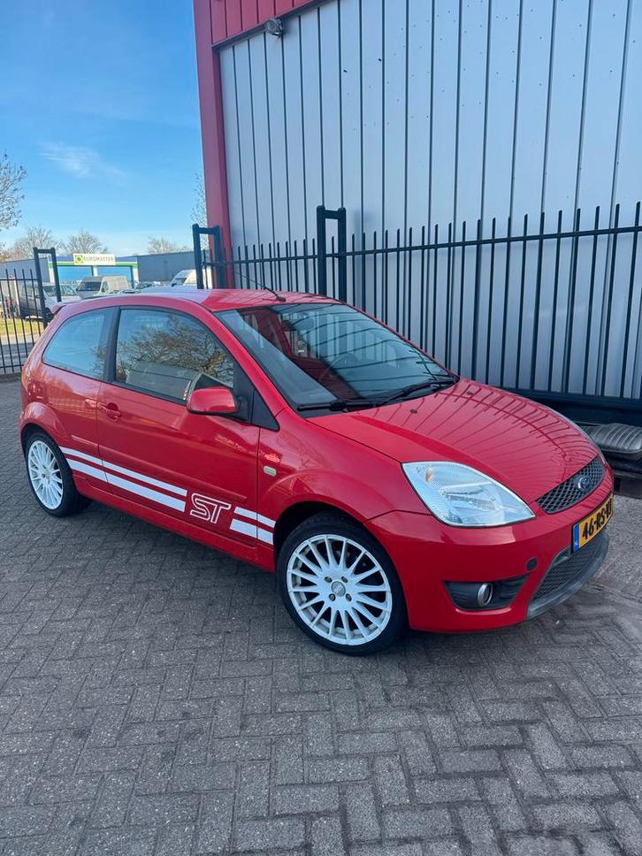 Ford Fiësta 2.0 16V ST 3DR 2005 Rood, Auto's, Ford, Particulier, Fiësta, Benzine, E, Hatchback, Handgeschakeld, Origineel Nederlands
