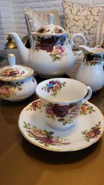Compleet vintage porseleinen servies TK Thun Czechoslovakia, Antiek en Kunst, Antiek | Servies compleet, Ophalen