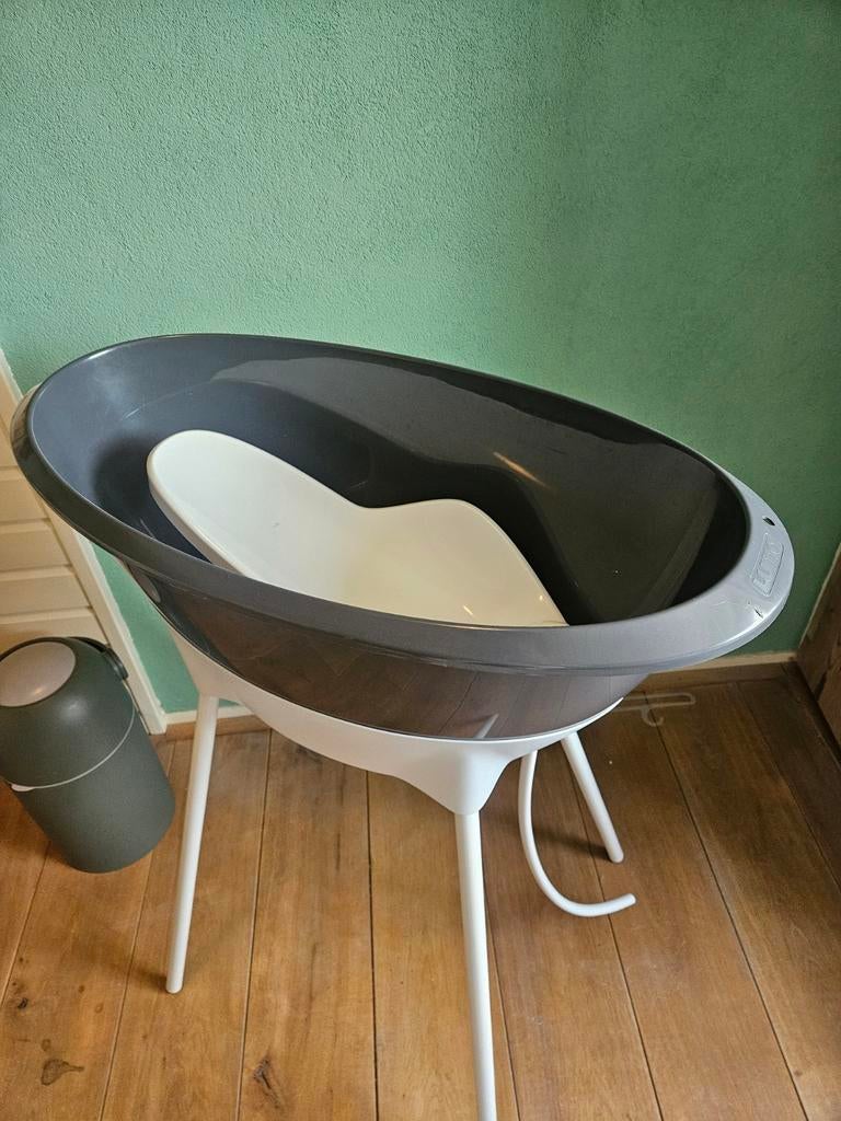 Luma babybadje met standaard en badzitje, Ophalen, Zo goed als nieuw, Badje, Standaard