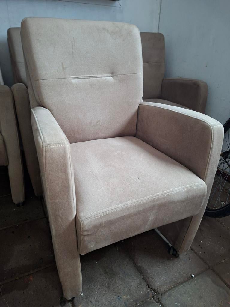 Gratis 4 eetkamerstoelen, Ophalen